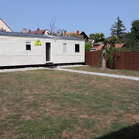 Zimmerferi Apartman Apartment *