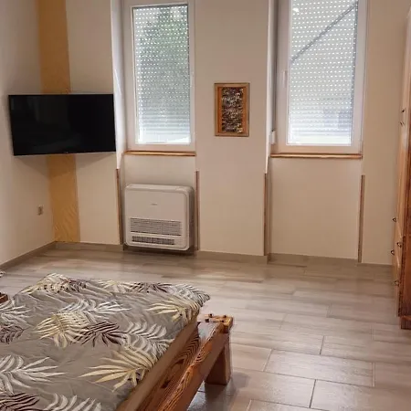 Zimmerferi Apartman *